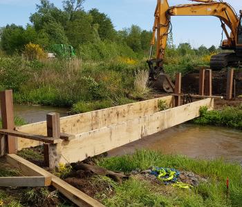Plaatsen fundering brug